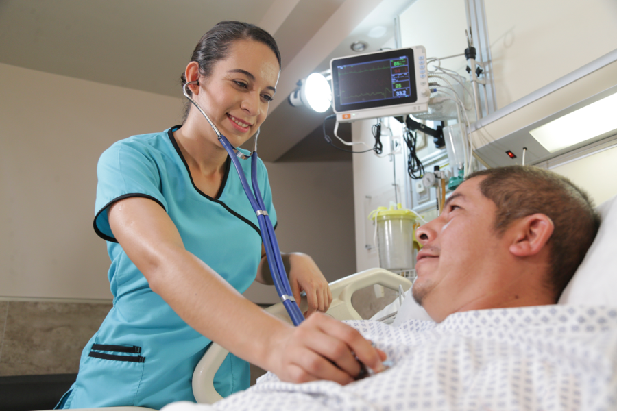 What Is the Difference Between a Charge Nurse and Nurse Manager?