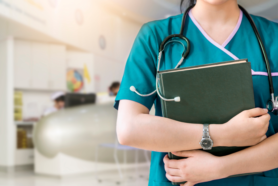 How Do Clinical Rotations Work in Online Nursing Schools?